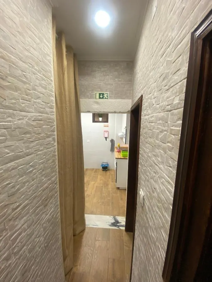 Estudio T41 - City Historic Center Lisbona 0*,